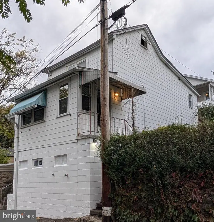 239 S Sycamore St, TAMAQUA