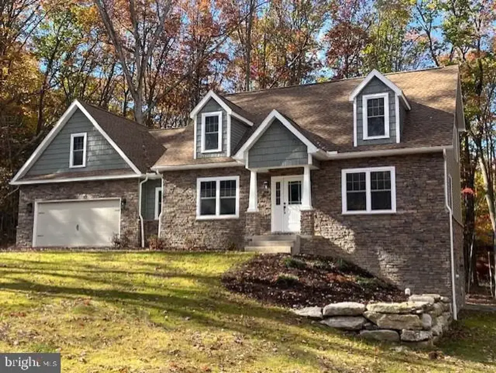 5 Tioga Dr, HAZLETON