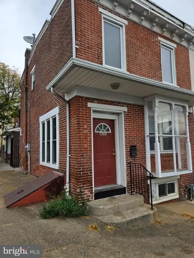 823 W 7th St, Wilmington
