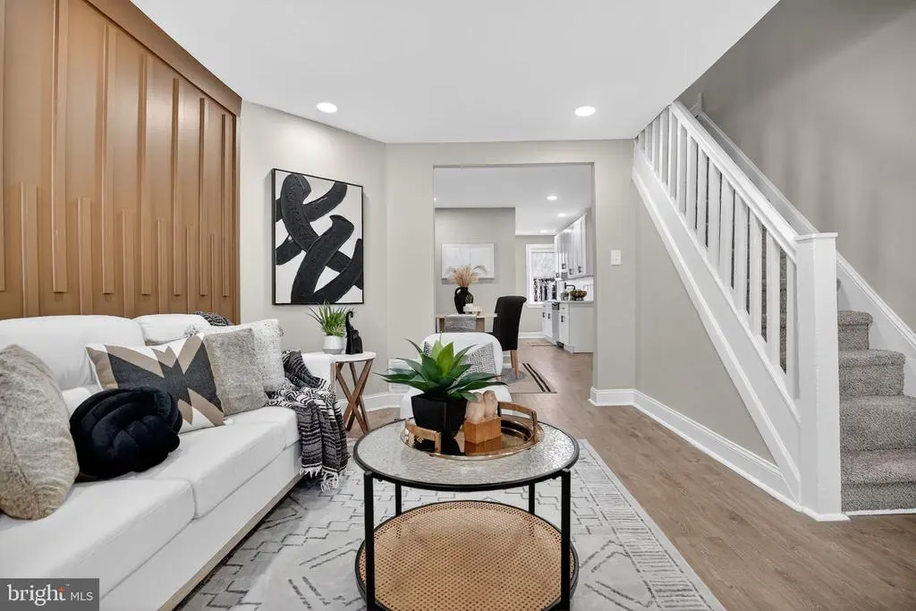 258 W Sheldon St, PHILADELPHIA