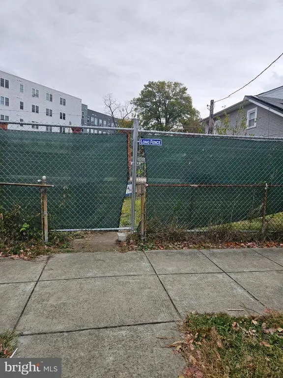 3010 Douglas St Ne, WASHINGTON