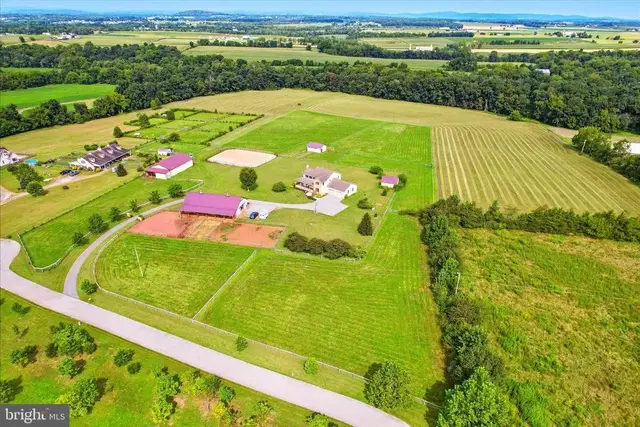 115 Creekland Dr, East Berlin