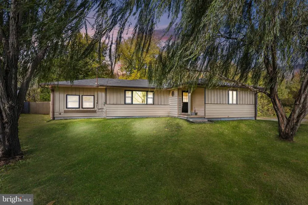 725 Bladen St, Charlestown