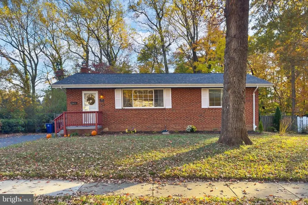 9917 Duncan St, FAIRFAX