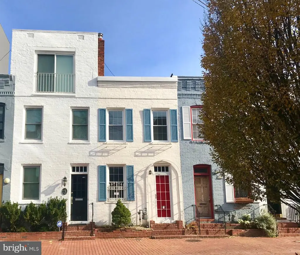 915 Hughes Mews Nw, Washington