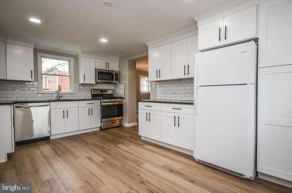 4426 Hallet St, Rockville