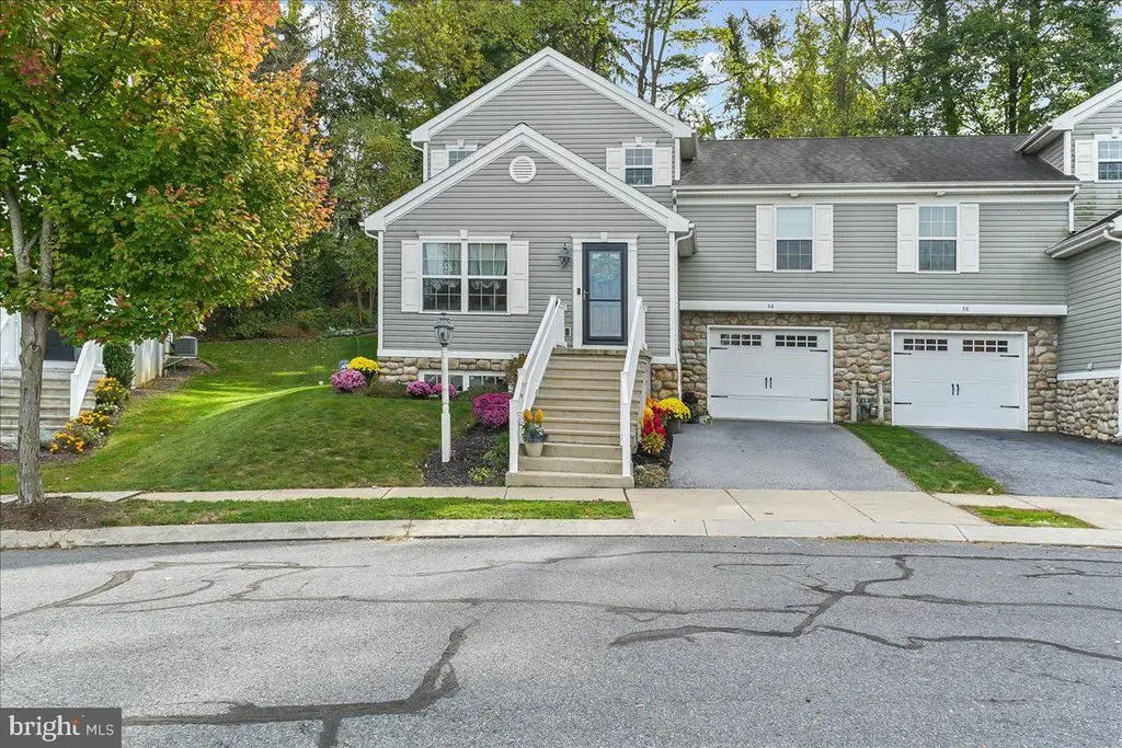 36 Myers Xing, LANCASTER