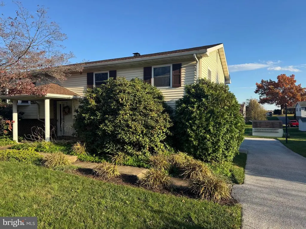 2648 Danielle Dr, DOVER