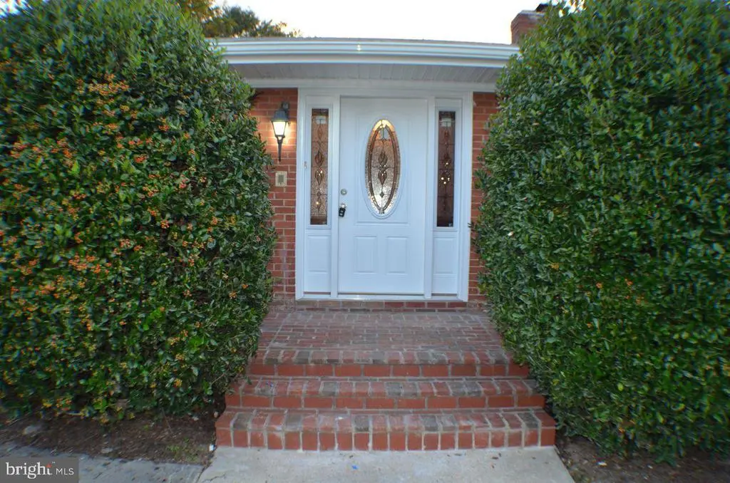 8213 Clay Dr, Fort Washington