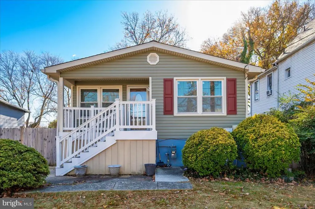 3707 Webster St, Brentwood