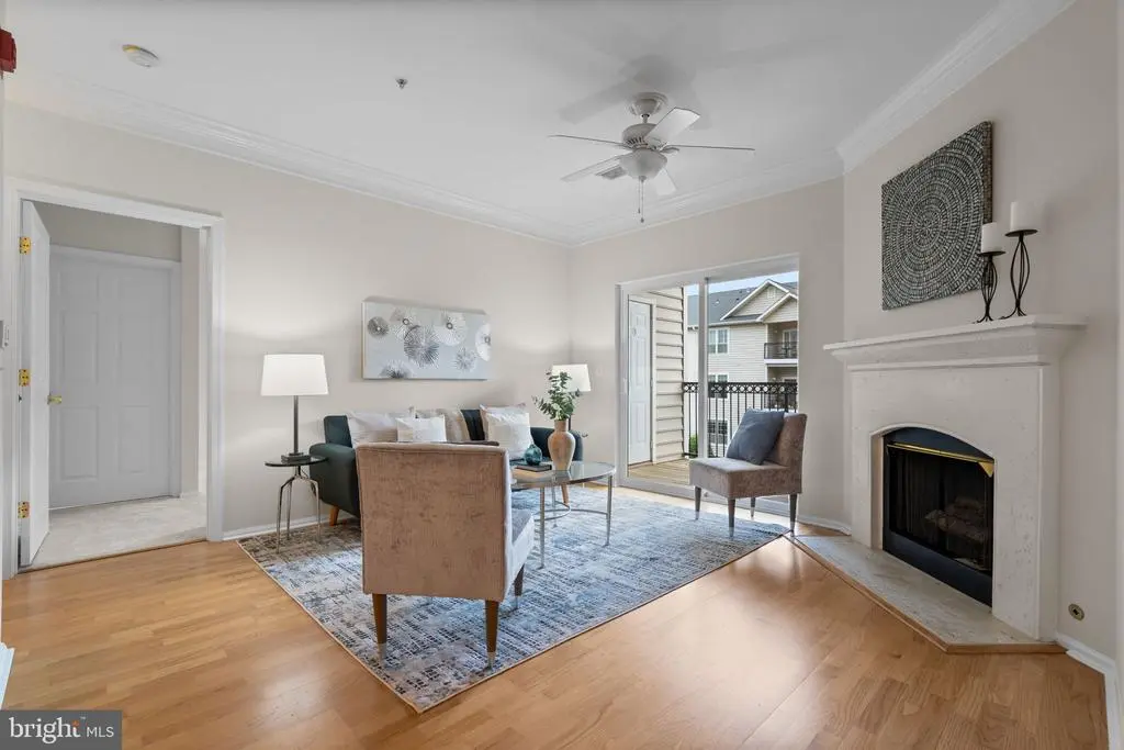 1570 Spring Gate Dr #7303, MCLEAN