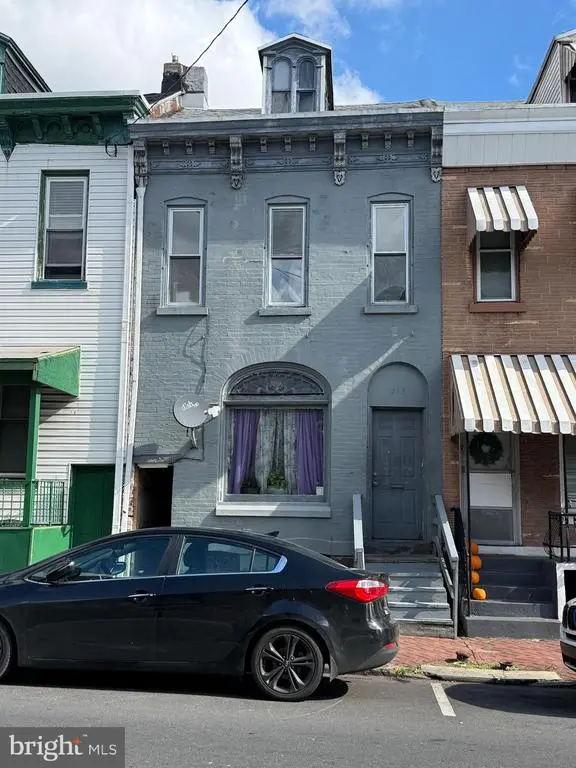 713 N 9th St, READING