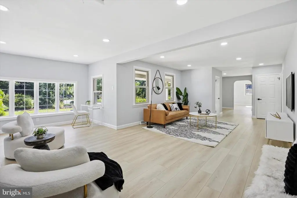 116 Wayne Dr, CINNAMINSON