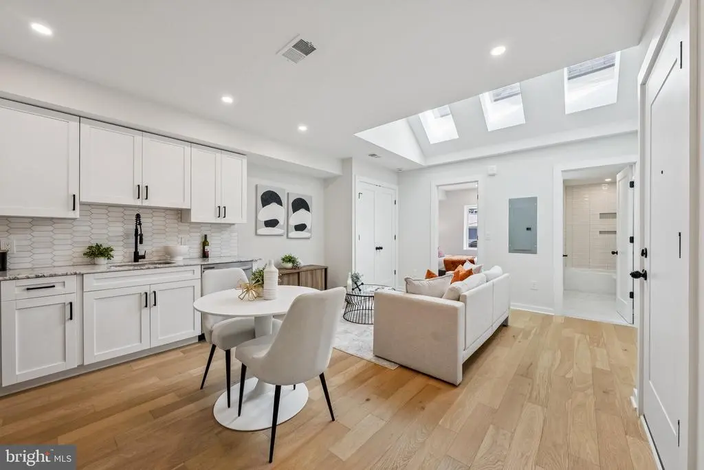 2606 41st St Nw #5, WASHINGTON