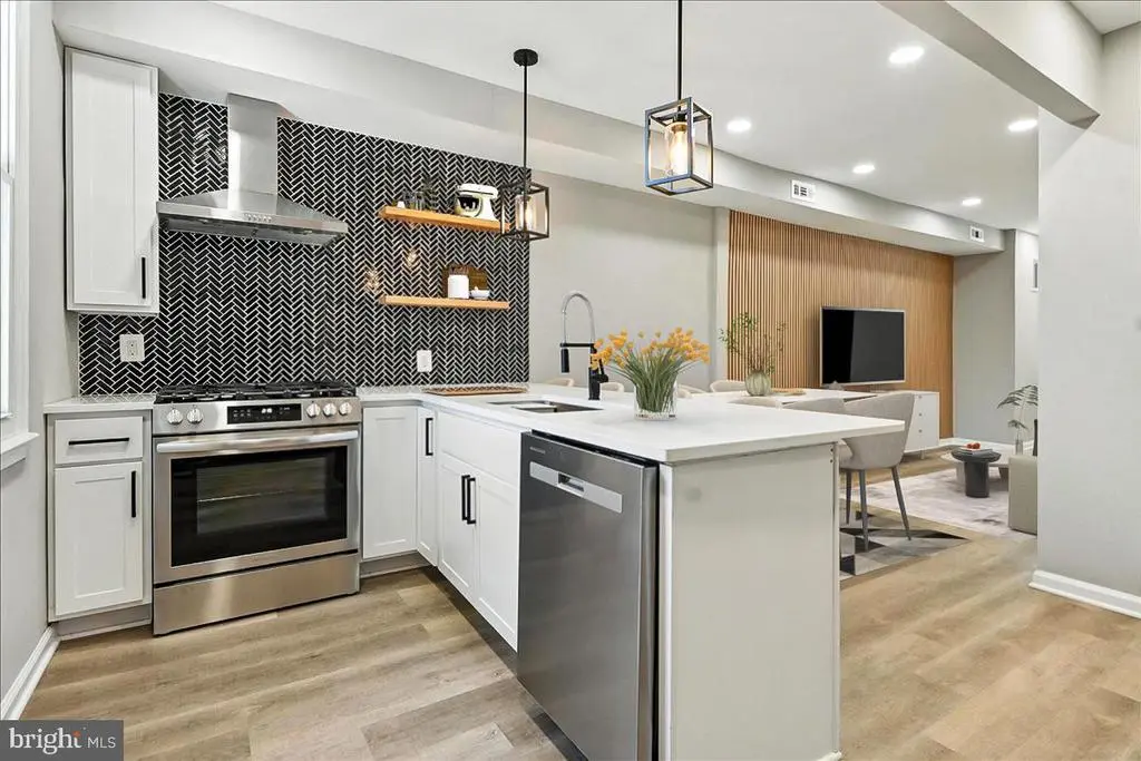 2613 Franklin St Ne, WASHINGTON