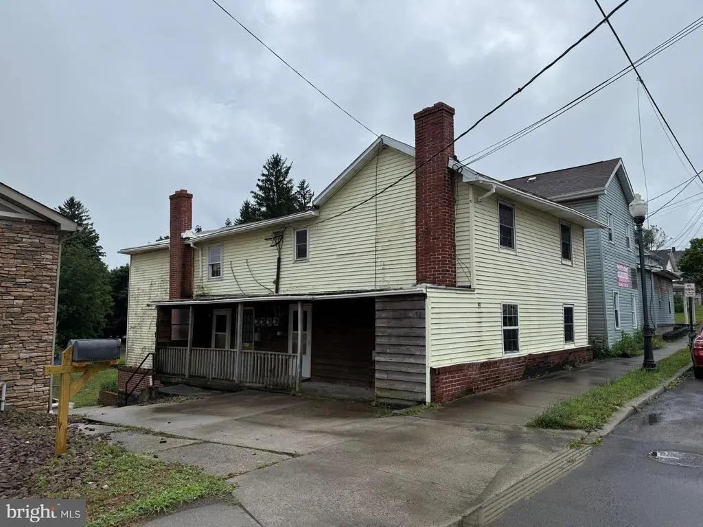82 Bowery St, Frostburg