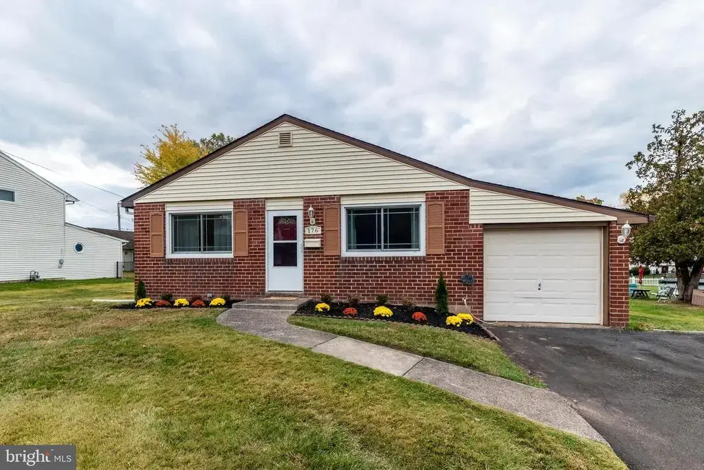176 Westbury Dr, WARMINSTER