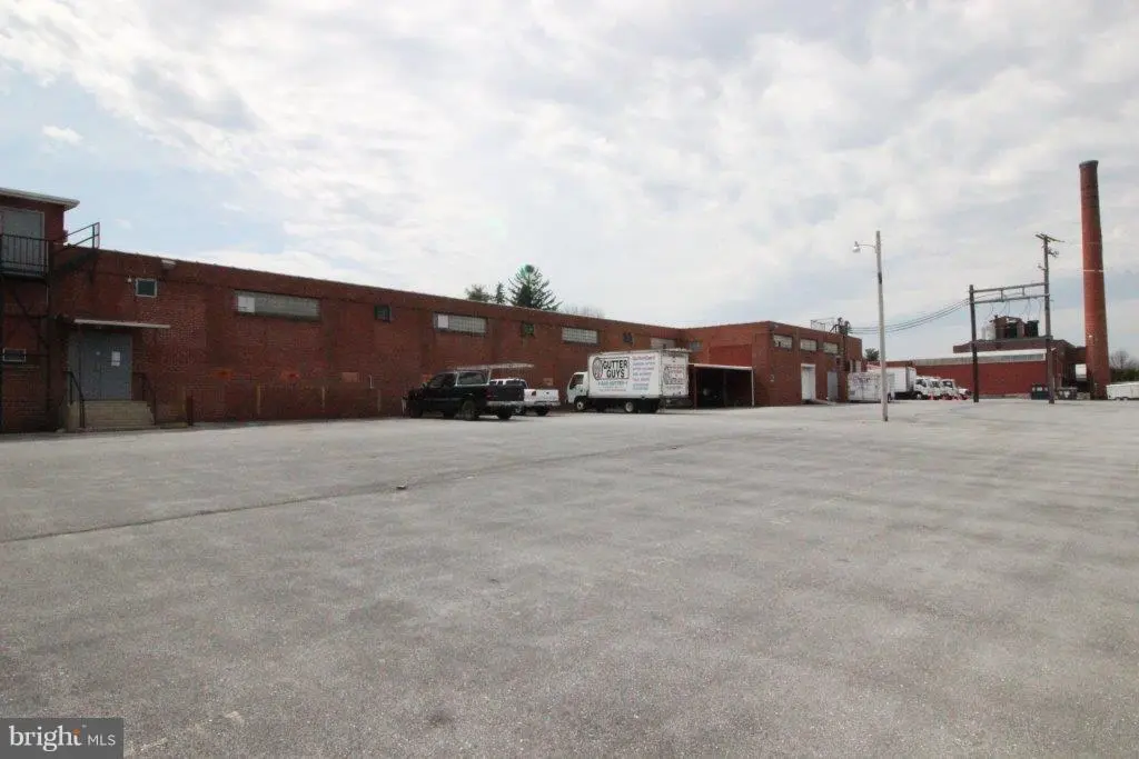 30 N 3rd St #4, WOMELSDORF