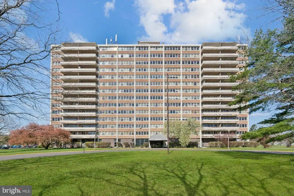 210 Barclay Towers, CHERRY HILL