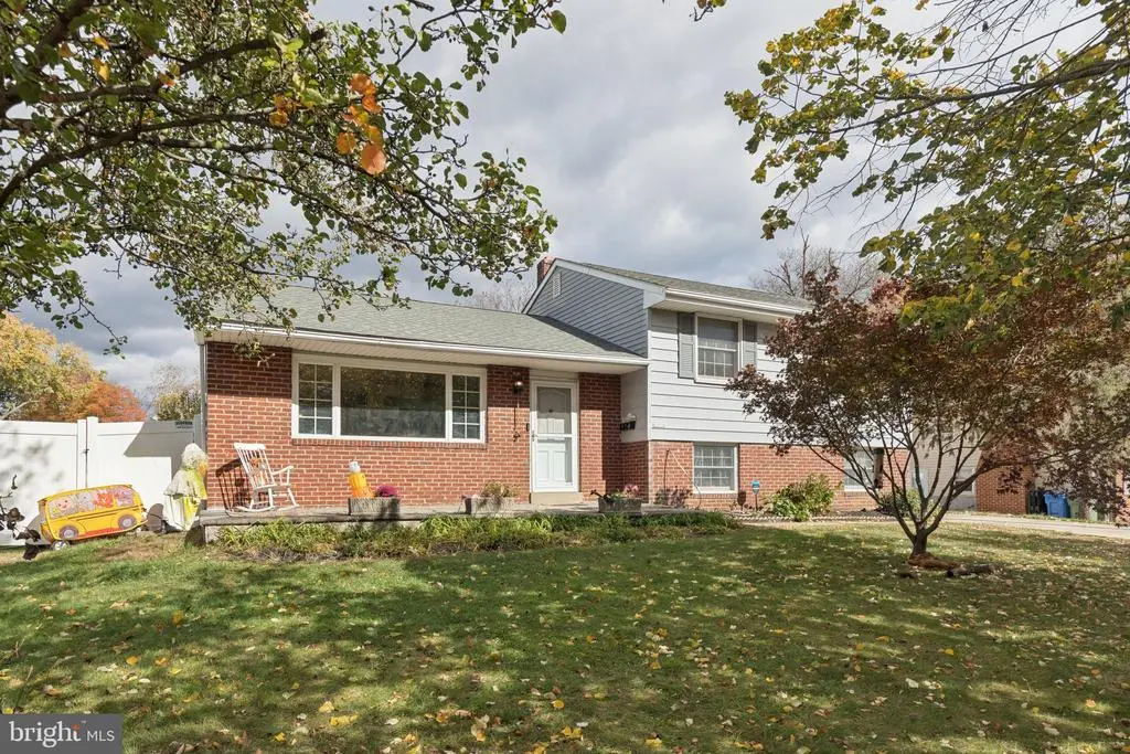 407 Yorkshire Rd, CHERRY HILL