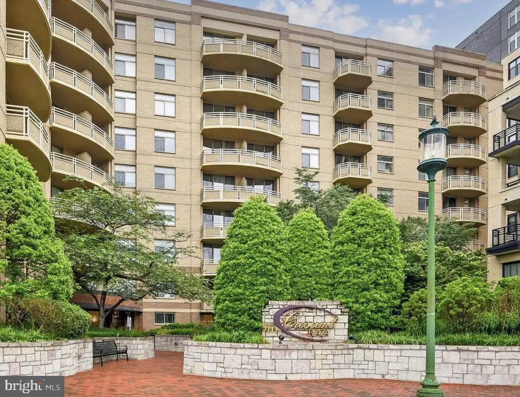 7111 Woodmont Ave #209, BETHESDA