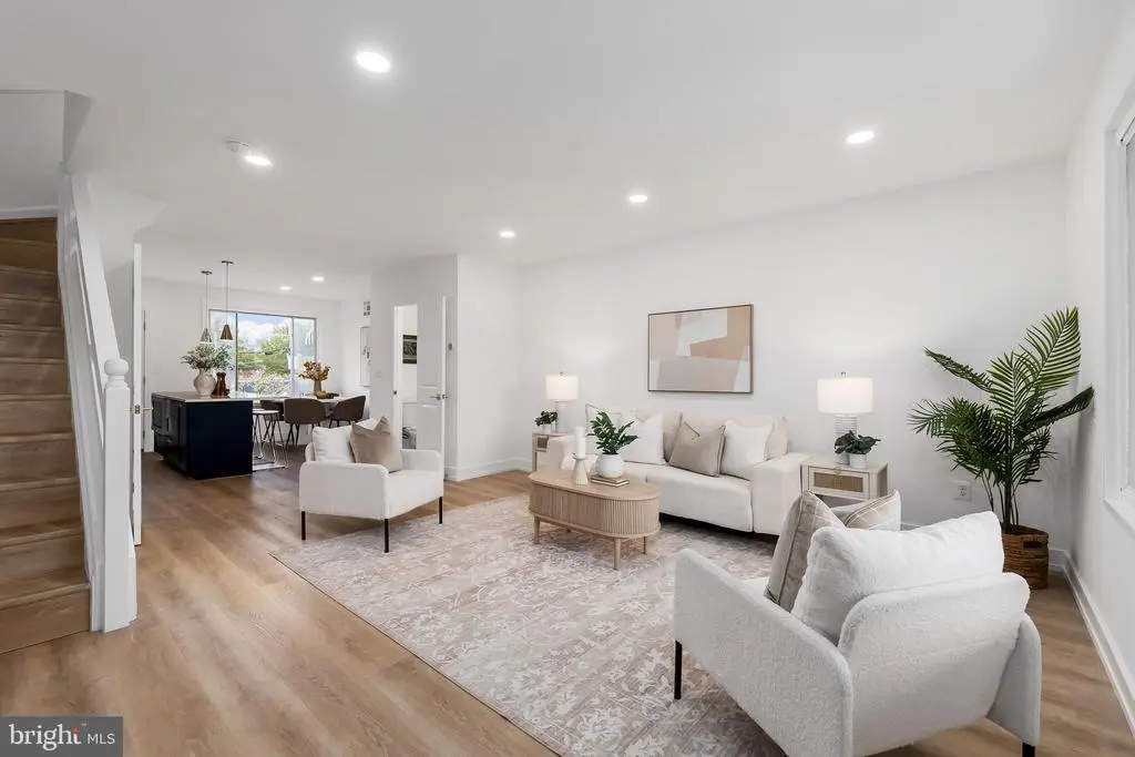 838 Buchanan St Ne, WASHINGTON