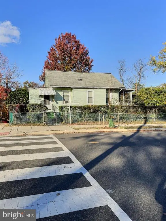 2040 31st Pl Se, WASHINGTON