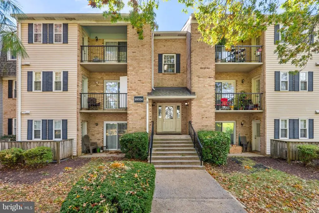 18324 Streamside Dr #102, Gaithersburg