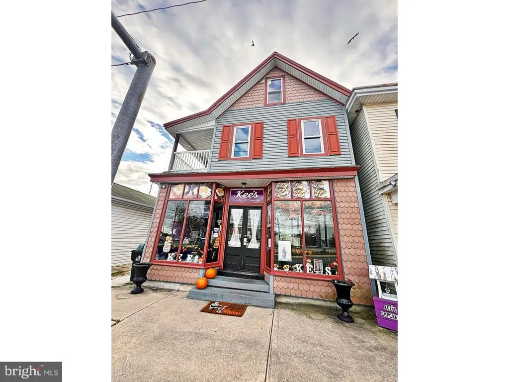 306 S Main #upstairs, Clayton