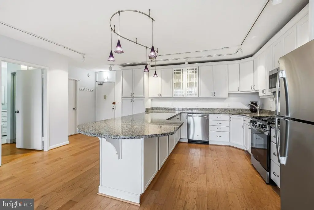 4242 E West Hwy #514, CHEVY CHASE