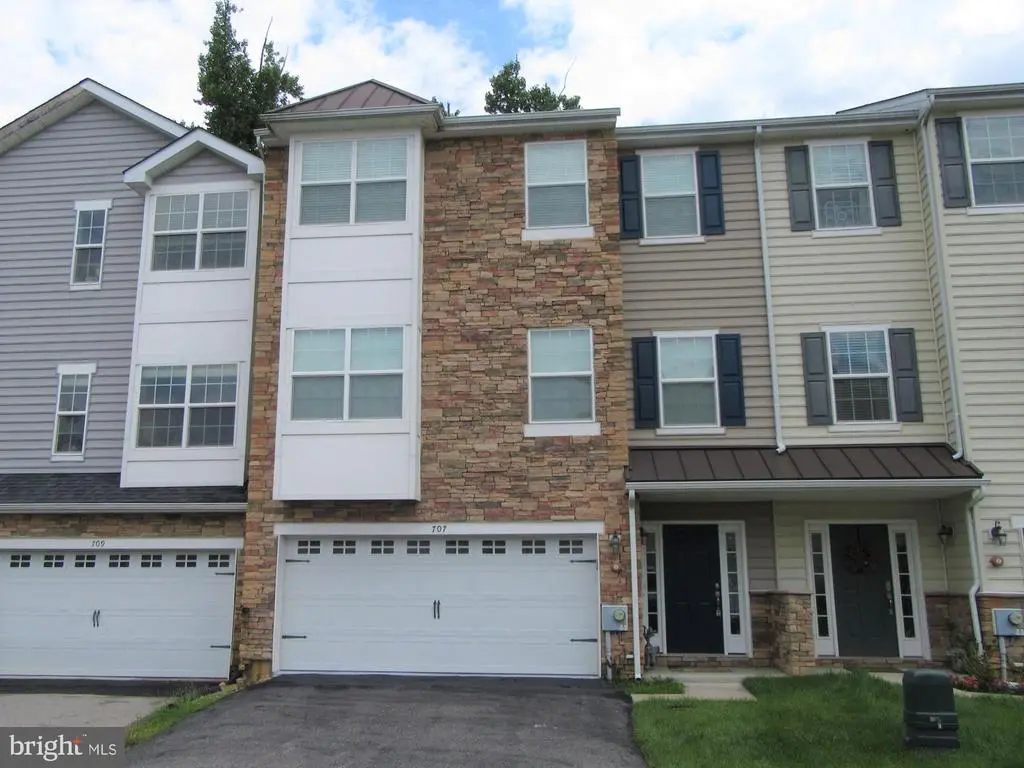 707 S Twin Lakes Blvd, Newark