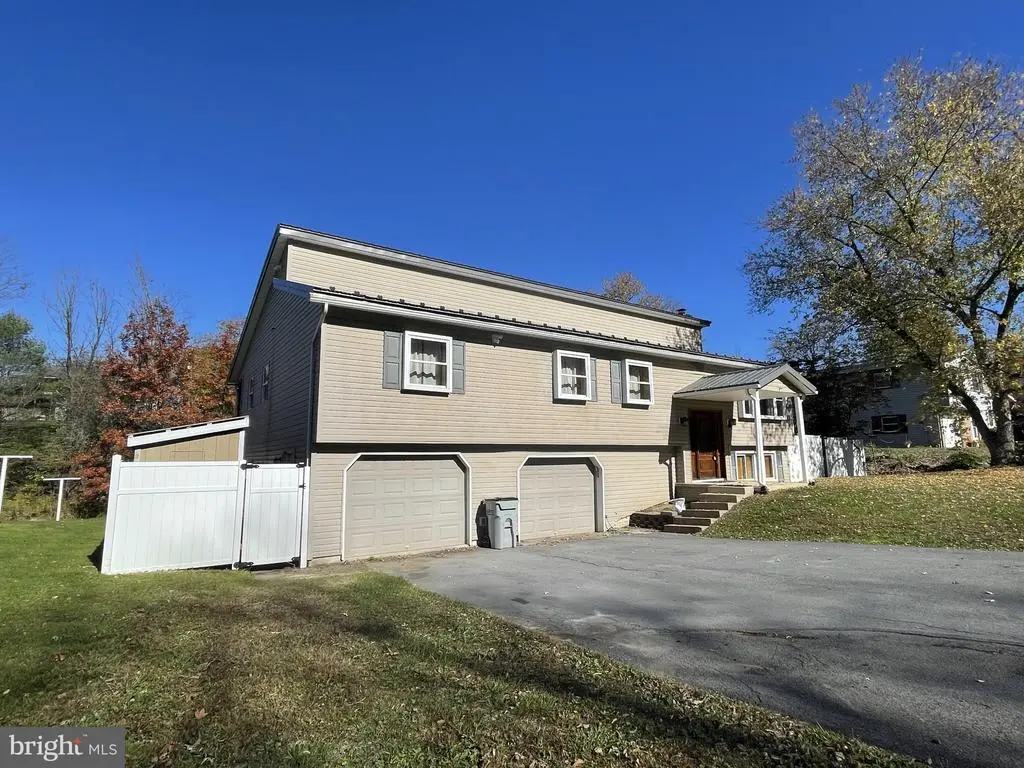 12 Park Dr, LOCK HAVEN