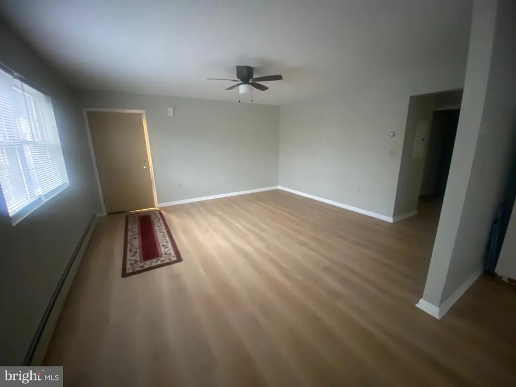 128 Mortimer St #1r, DUNMORE