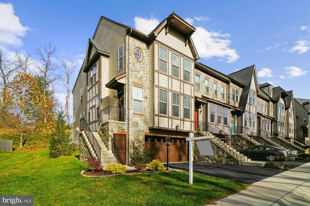 6947 Country Club Ter, New Market