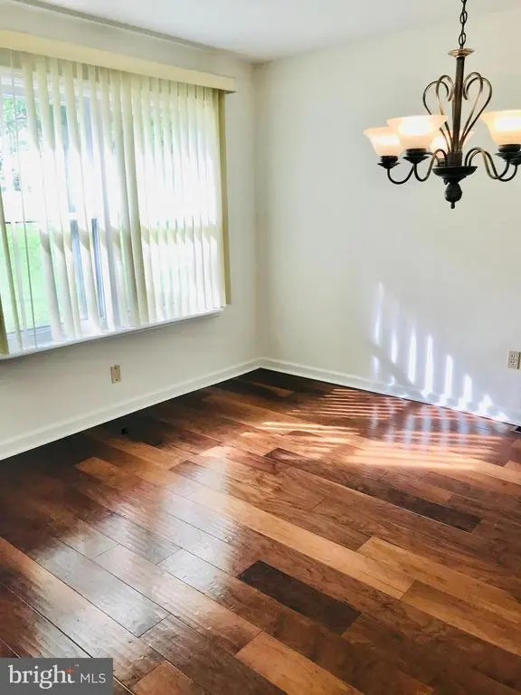 183 Bishop Dr, Aston