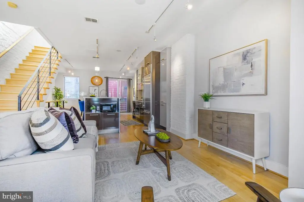 1538 Swann St Nw, WASHINGTON