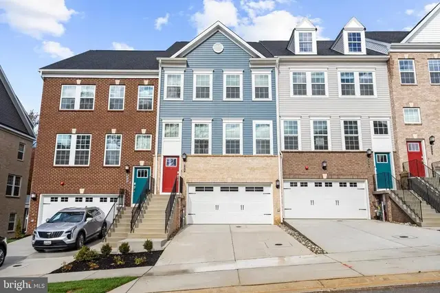 506 Downswing Rd, Pikesville
