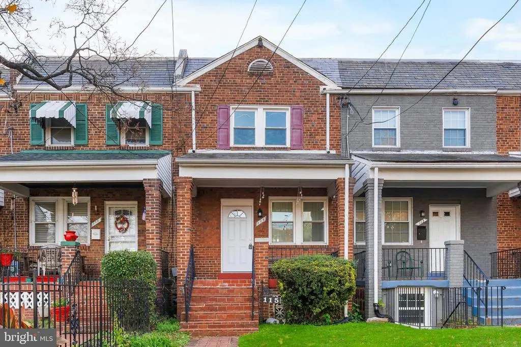 115 36th St Ne, WASHINGTON