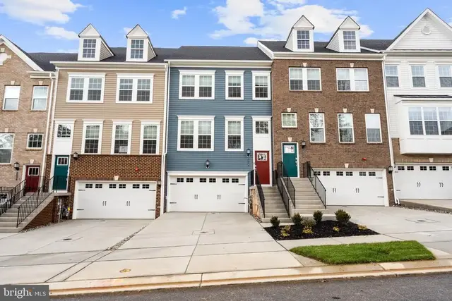 516 Downswing Rd, Pikesville