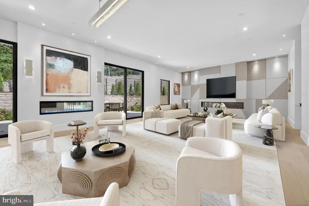 4509 Foxhall Crescent Nw, WASHINGTON