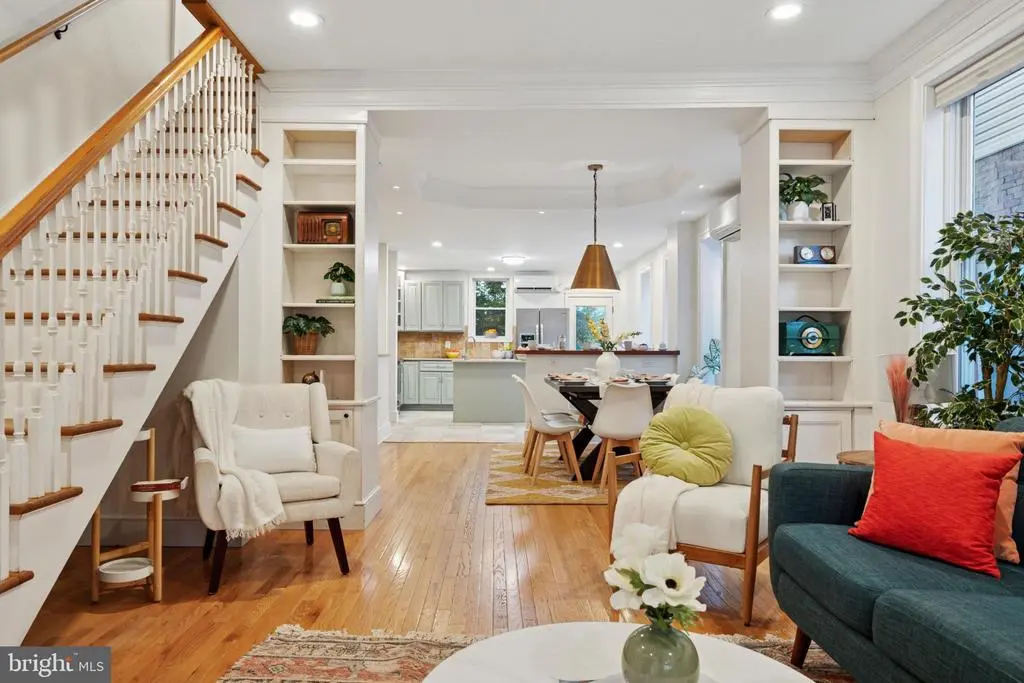 324 W Winona St, PHILADELPHIA