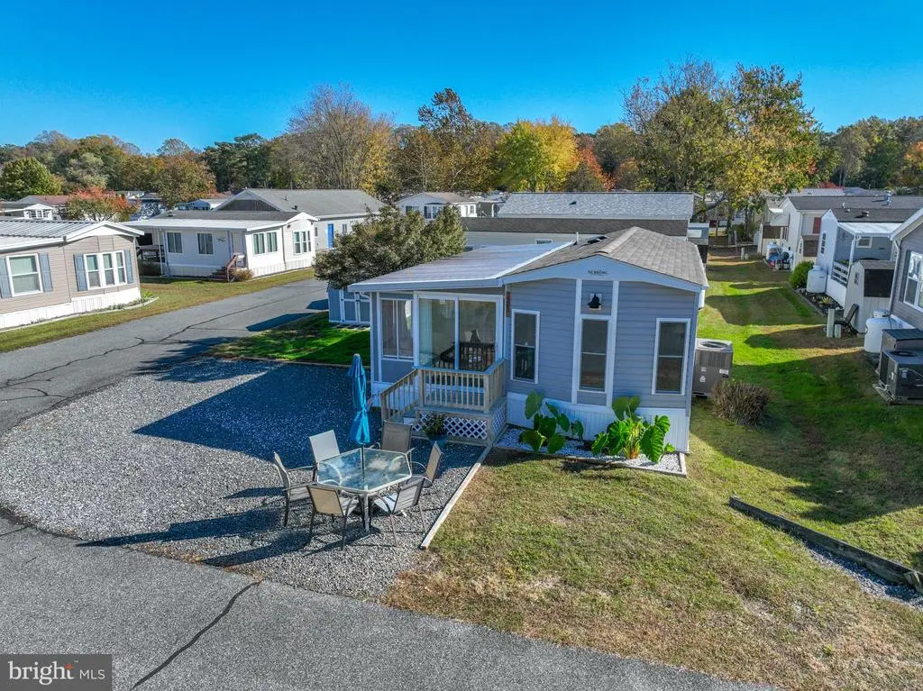 380 Seahawk Ln, Berlin