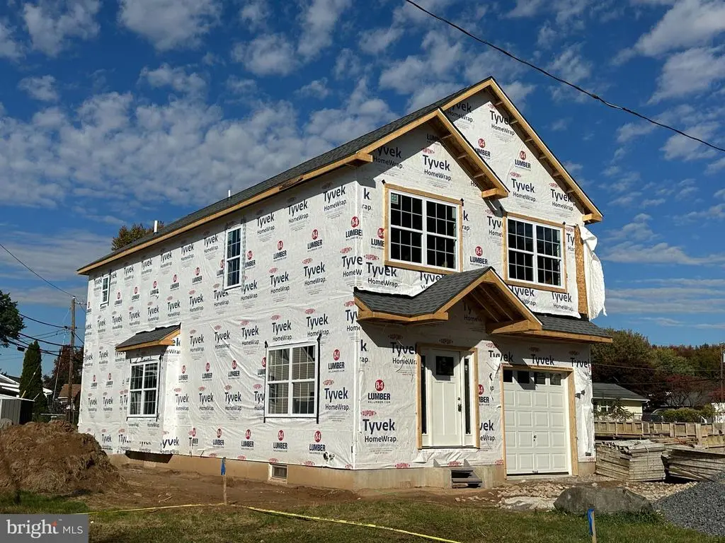 903 New Chestnut St, BRISTOL