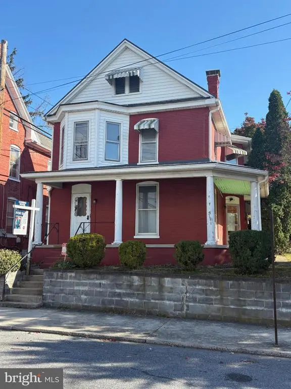 25 Fairview Ave, Waynesboro