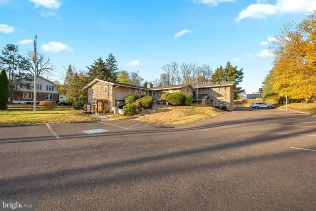 123 W Main St #2, Trappe