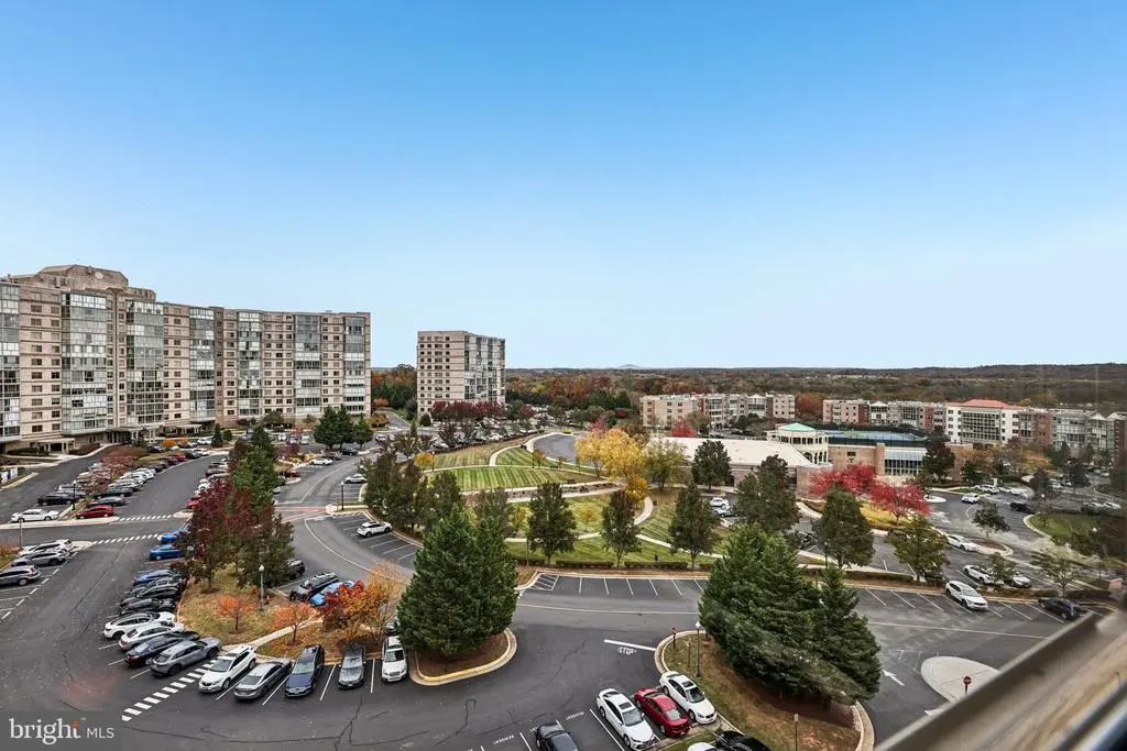 19375 Cypress Ridge #708, LEESBURG