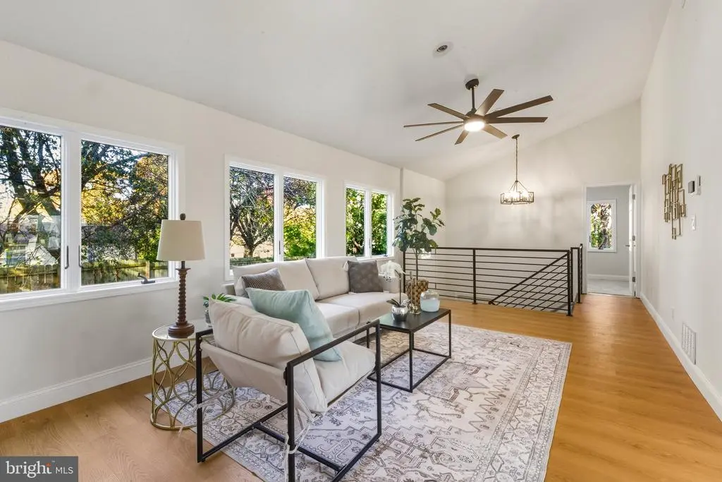 306 Pine, TURNERSVILLE