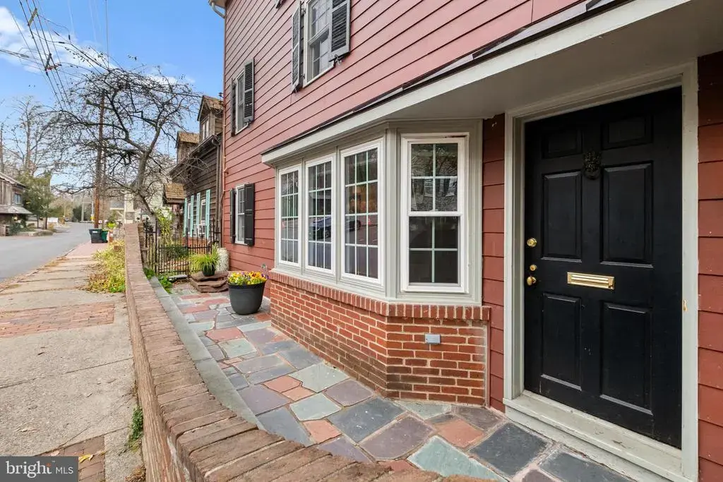 58 W Mechanic St, NEW HOPE