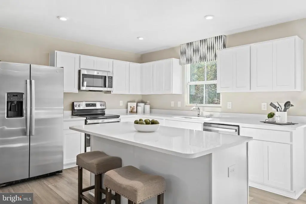 1900 Mutual Dr, INWOOD