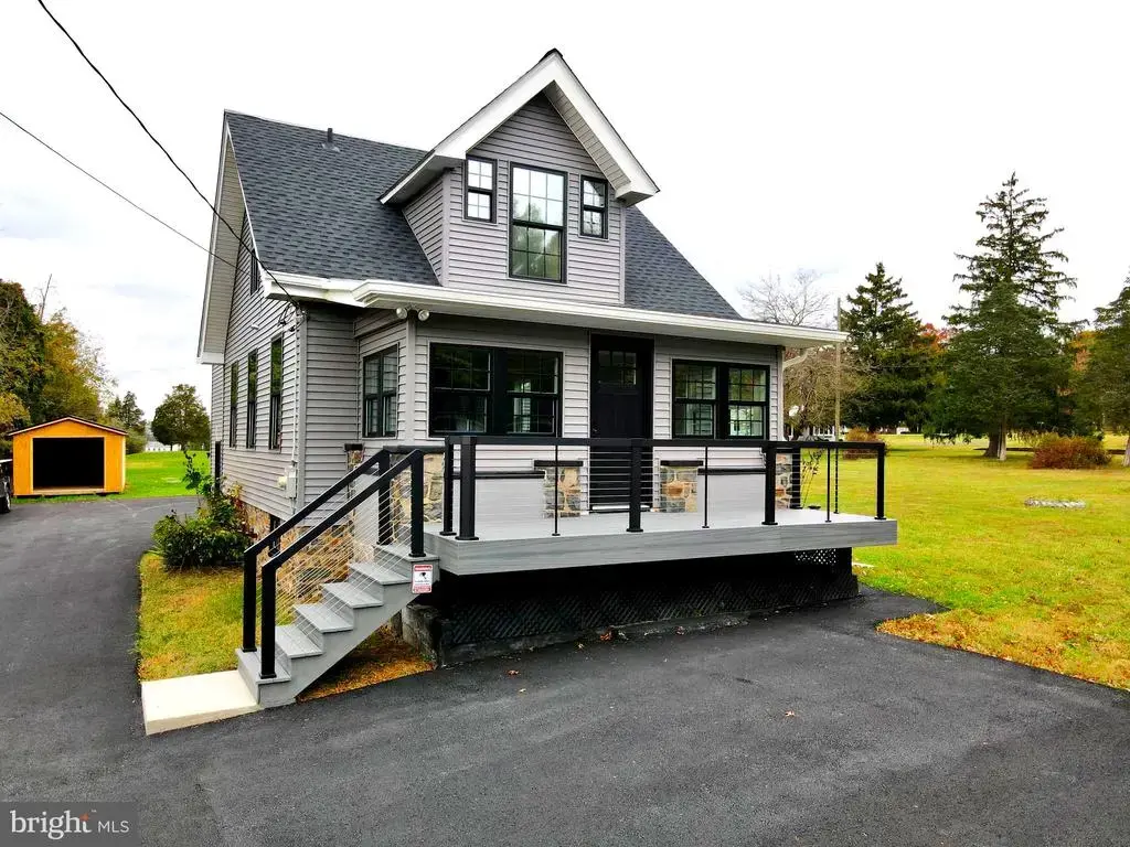 135 Center Hill Rd, FERNDALE